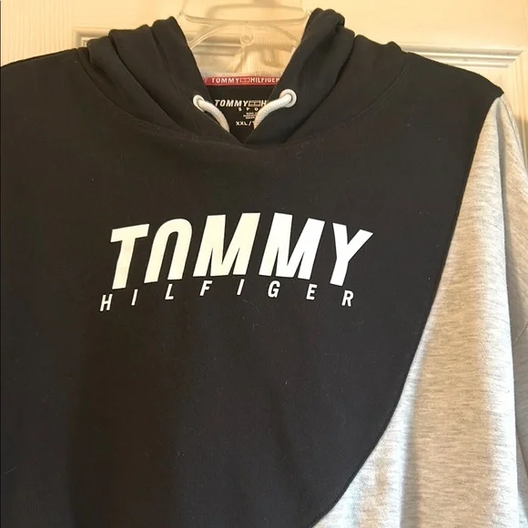 Tommy Hilfiger Black and Gray Cropped Hoodie.  Excellent Condition - Picture 2 of 5